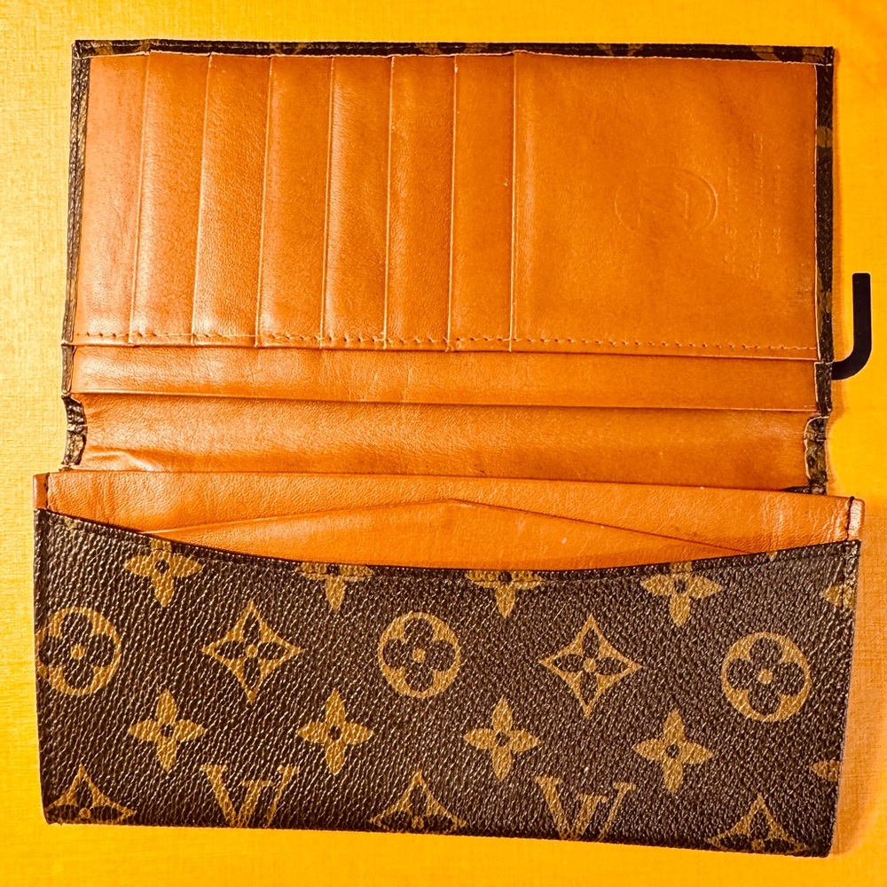 Louis Vuitton Monogram bifold wallet 100% hand made soft quilt leather - Picture 5 of 16